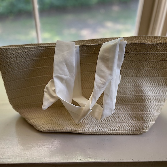 NWT Shoulder or Handle Bag Purse With Cloth Handles. - Picture 3 of 5